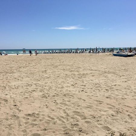 Appartamento Esmeralda Tortoreto Bagian luar foto